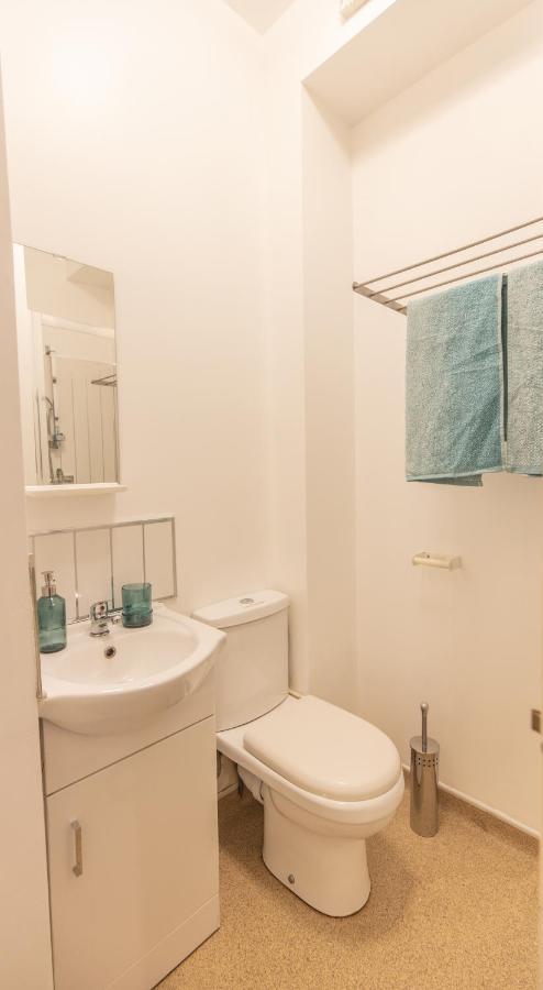 Cosy Modern Apartment, Grand Victorian Building, 5 Mins To Coventry City Centre Exterior foto